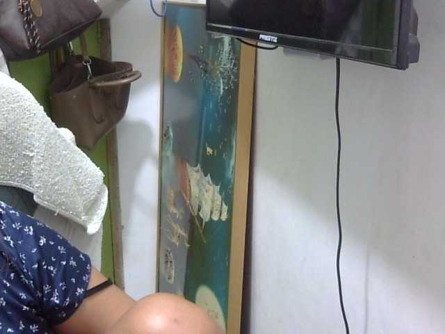 Bunnygreen's BongaCams show and profile