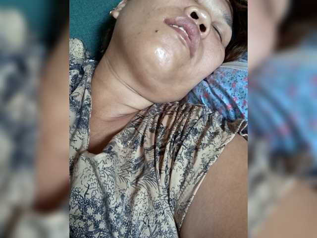 Bunnygreen's BongaCams show and profile