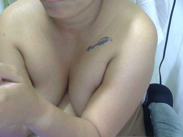 Bunnygreen's BongaCams show and profile