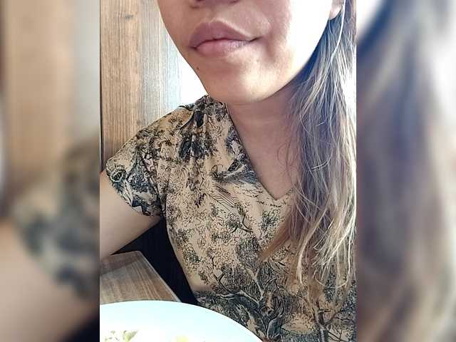 Bunnygreen's BongaCams show and profile