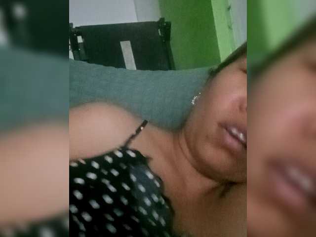 Bunnygreen's BongaCams show and profile