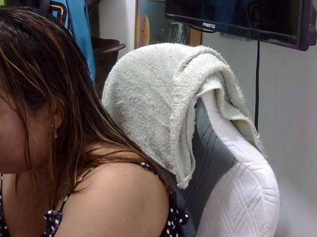 Bunnygreen's BongaCams show and profile