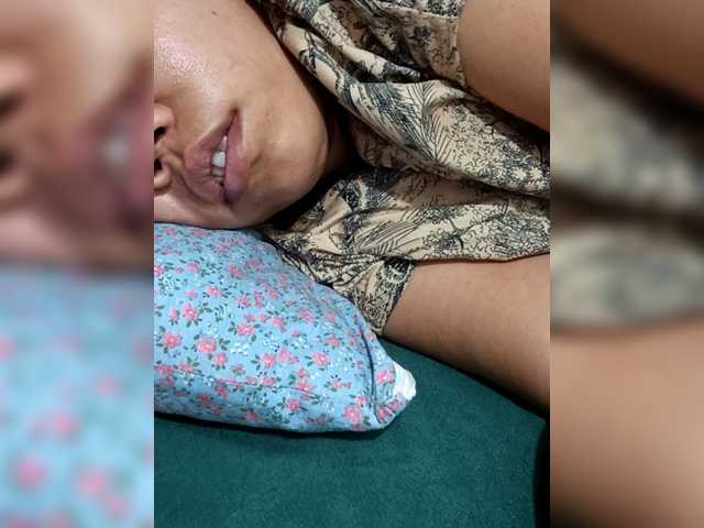 Bunnygreen's BongaCams show and profile