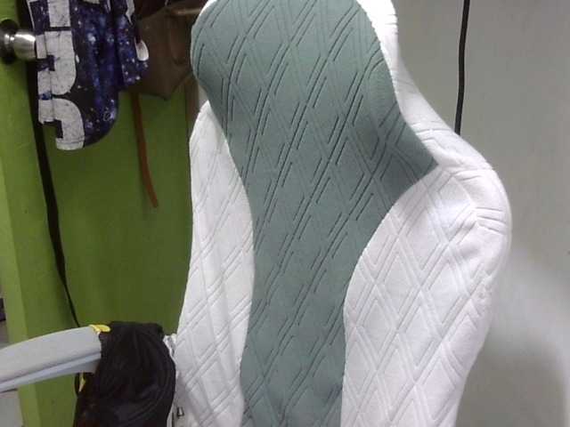 Bunnygreen —  Happy Valentines Day to all, I hope everyone will support me and help me get into the top 15 of the Queens of Queens. #valentines