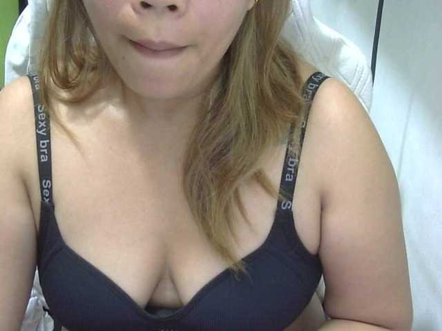 Bunnygreen's BongaCams show and profile