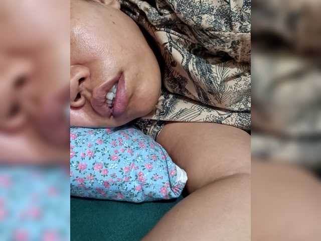 Bunnygreen's BongaCams show and profile