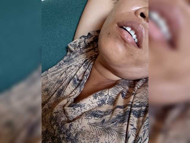 Bunnygreen's BongaCams show and profile