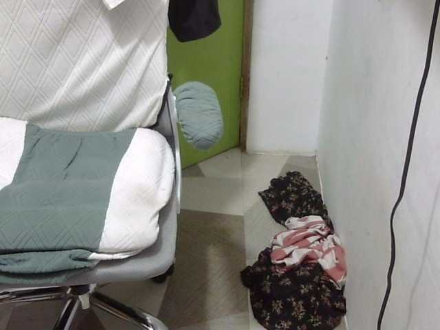 Bunnygreen's BongaCams show and profile