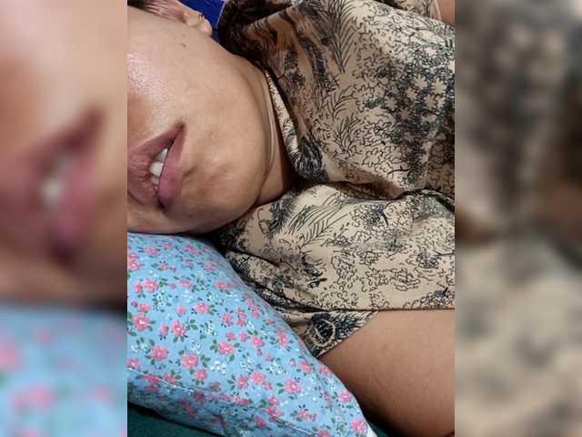 Bunnygreen's BongaCams show and profile