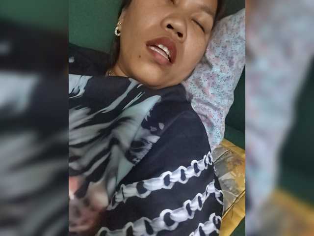 Bunnygreen's BongaCams show and profile