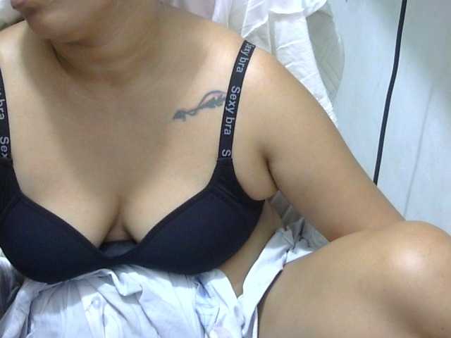 Bunnygreen's BongaCams show and profile