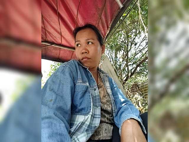 Bunnygreen's BongaCams show and profile