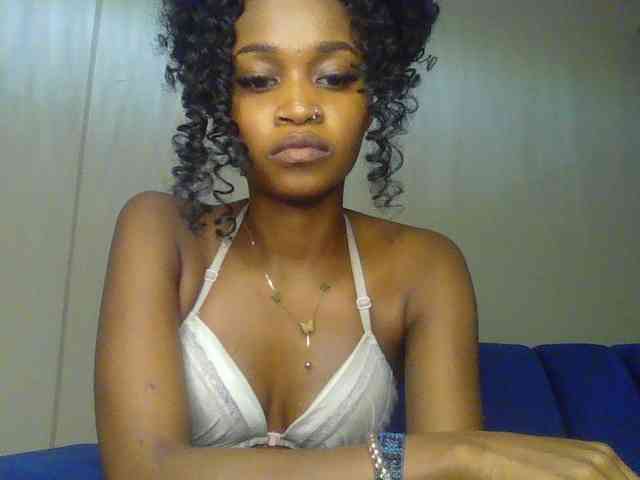 Sierraxoxox webcam