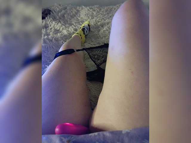 amazingtits-5D's BongaCams show and profile