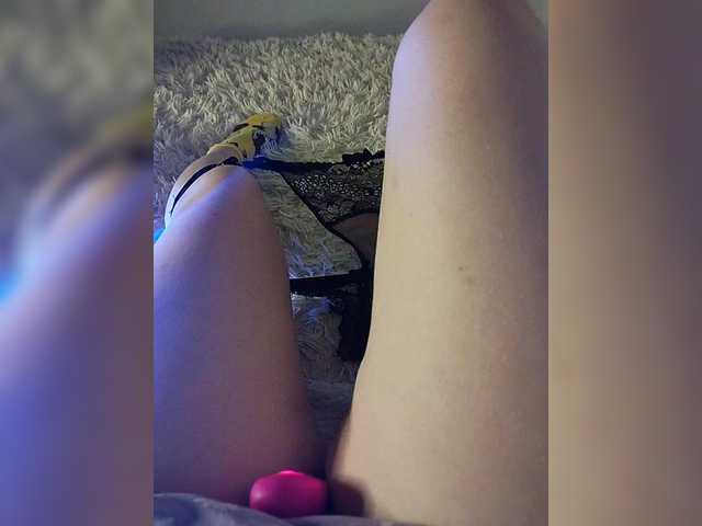 amazingtits-5D's BongaCams show and profile