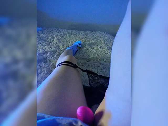 amazingtits-5D's BongaCams show and profile