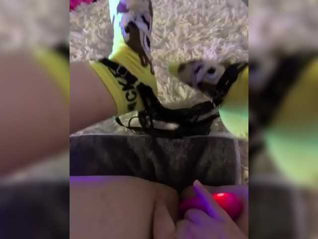 amazingtits-5D's BongaCams show and profile