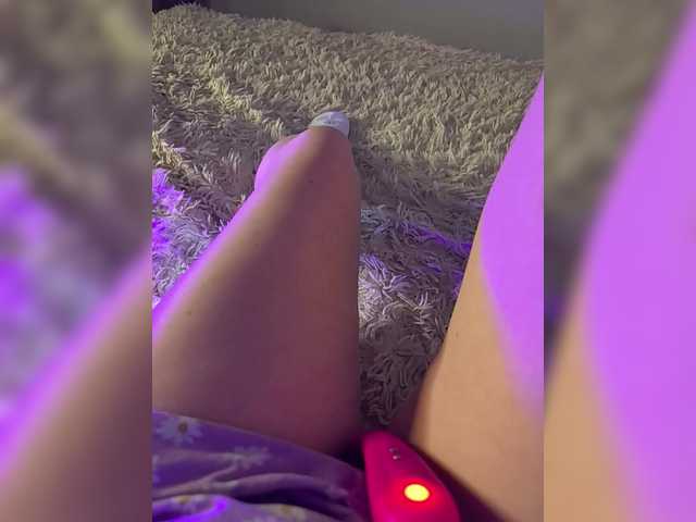 amazingtits-5D's BongaCams show and profile