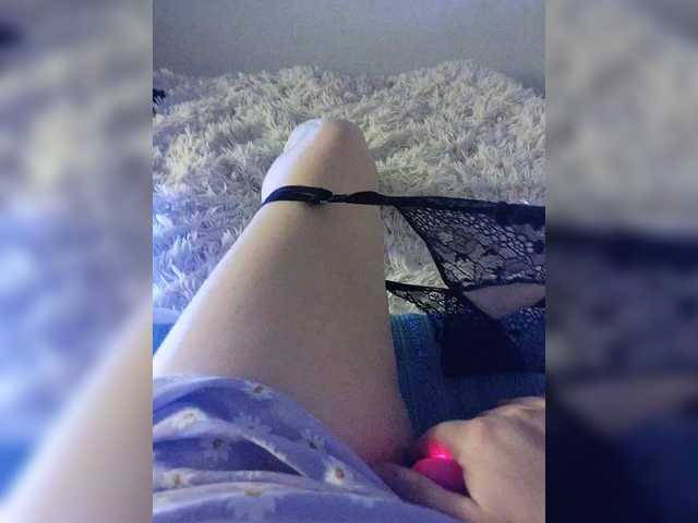 amazingtits-5D's BongaCams show and profile