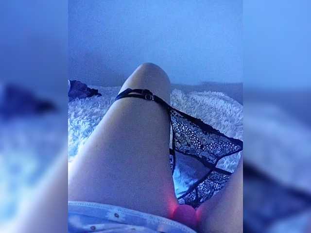 amazingtits-5D's BongaCams show and profile