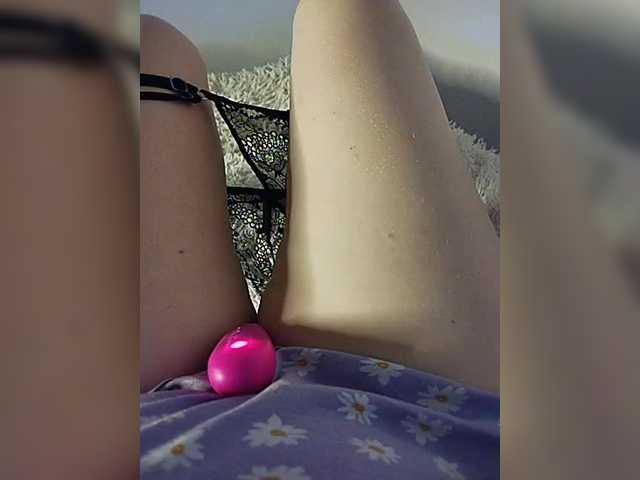 amazingtits-5D's BongaCams show and profile