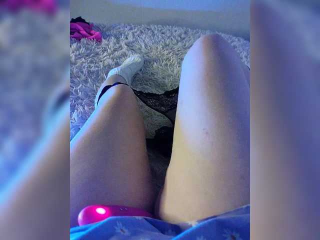 amazingtits-5D's BongaCams show and profile