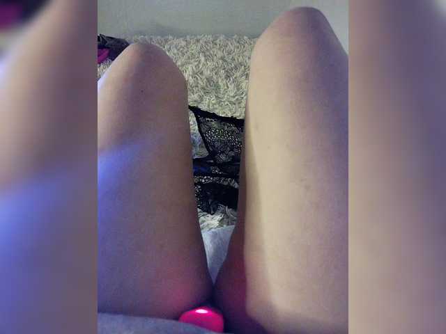 amazingtits-5D's BongaCams show and profile