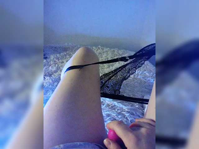 amazingtits-5D's BongaCams show and profile