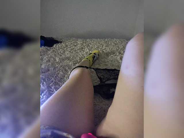 amazingtits-5D's BongaCams show and profile