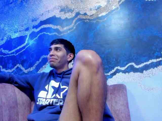 StrawwLover Live Webcam on BongaCams