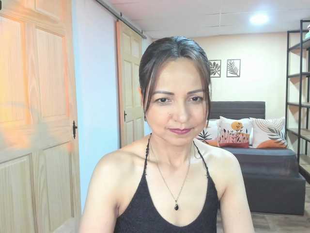 Carlin1511's BongaCams show and profile