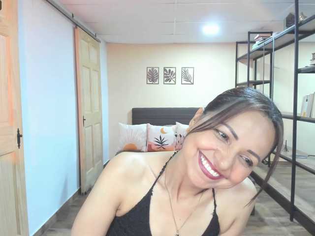 Carlin1511's BongaCams show and profile