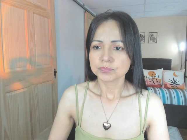 Carlin1511's BongaCams show and profile