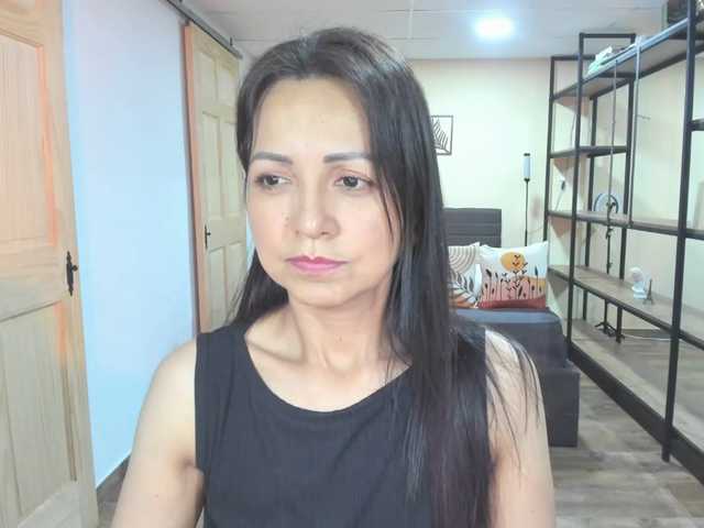 Carlin1511's BongaCams show and profile