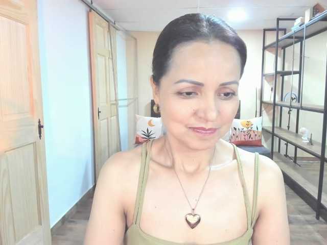 Carlin1511's BongaCams show and profile