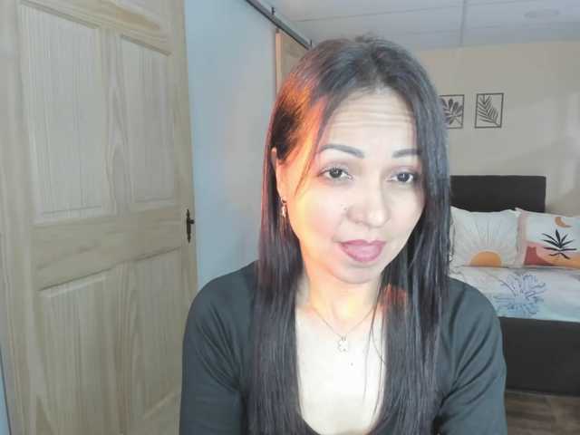 Carlin1511's BongaCams show and profile