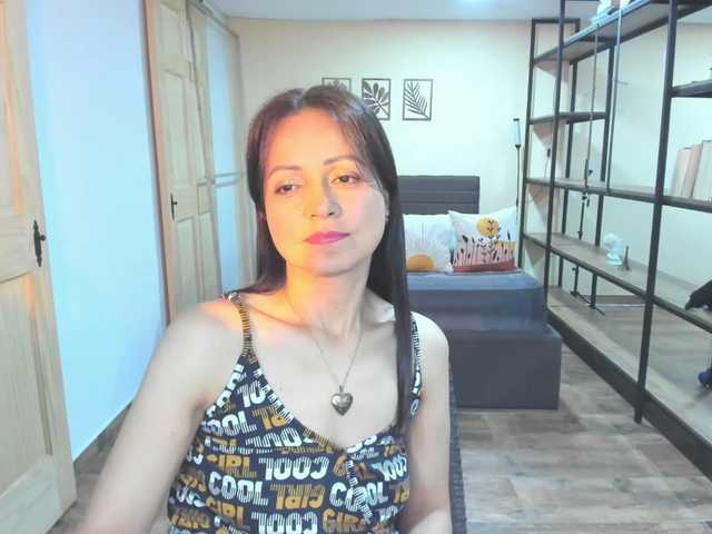 Carlin1511's BongaCams show and profile