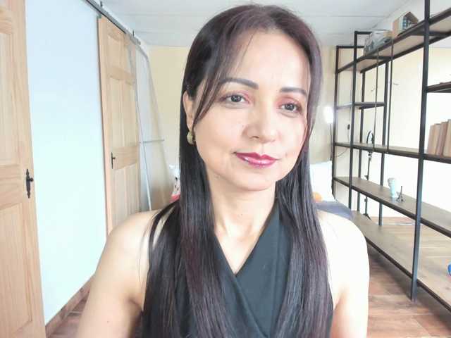 Carlin1511's BongaCams show and profile