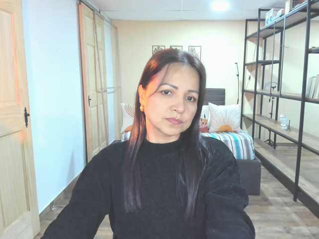 Carlin1511's BongaCams show and profile