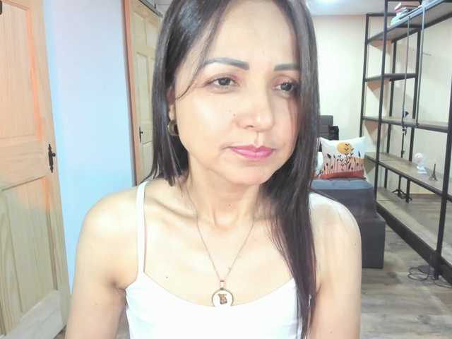 Carlin1511's BongaCams show and profile