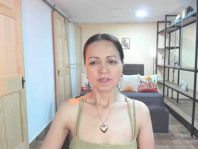 Carlin1511's BongaCams show and profile