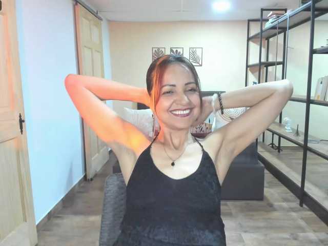 Carlin1511's BongaCams show and profile