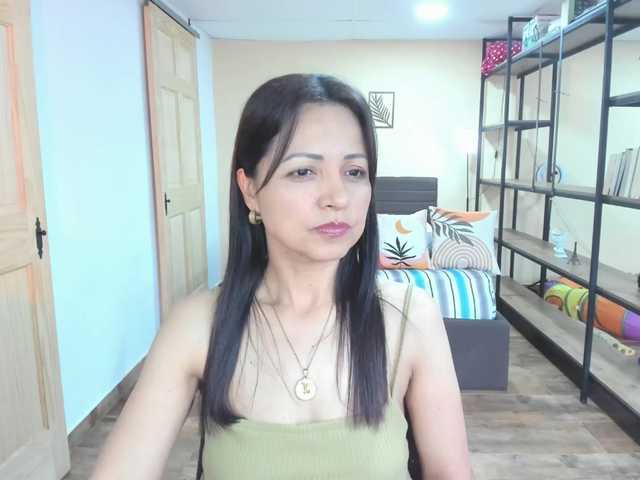 Carlin1511's BongaCams show and profile