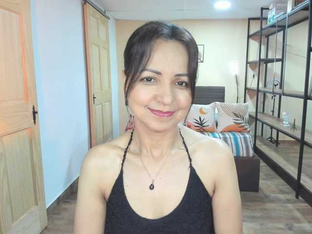 Carlin1511's BongaCams show and profile