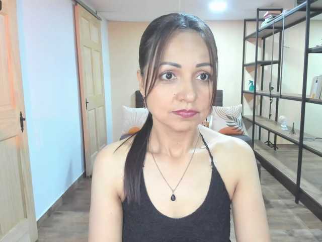 Carlin1511's BongaCams show and profile