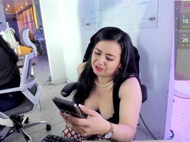 KimKaliifa webcam