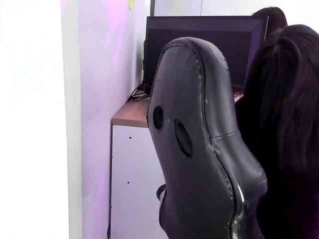 KimKaliifa webcam