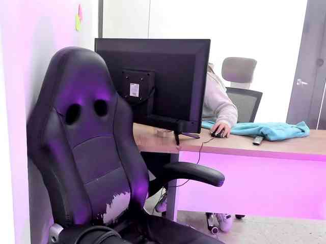 KimKaliifa webcam