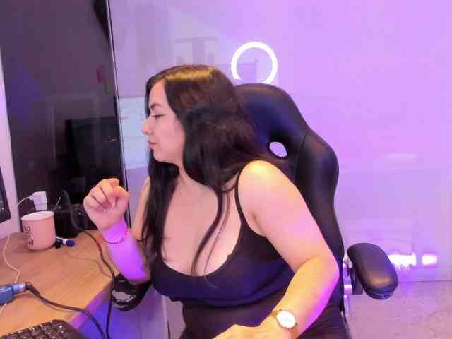 KimKaliifa webcam
