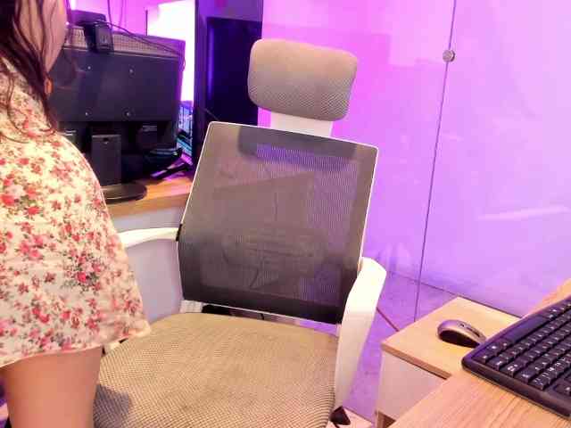 KimKaliifa webcam